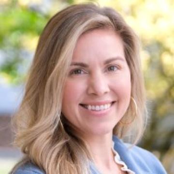 Headshot of Angela O'Neill