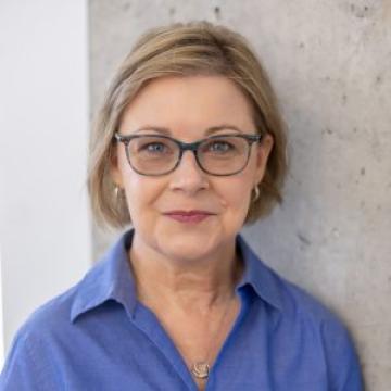 Headshot of Becky Batts