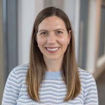 Headshot of Ellen Tompkins