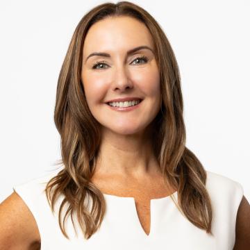 Headshot of Kelly Elliott