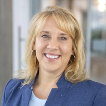 Headshot of Kim Andrews