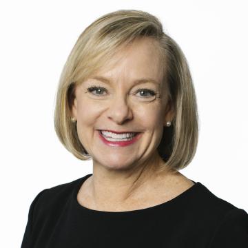 Headshot of Leslie Nelson-Bernier