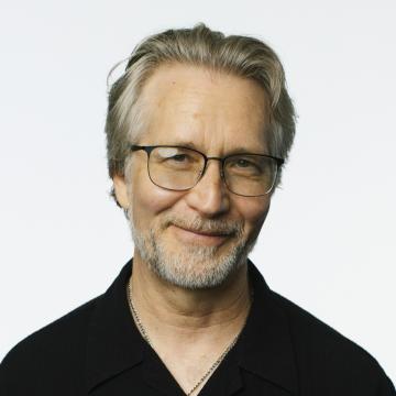 Headshot of Michael Newton