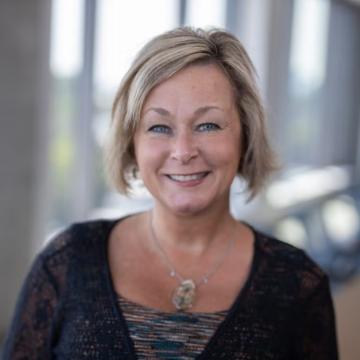 Headshot of Tina Gilliam